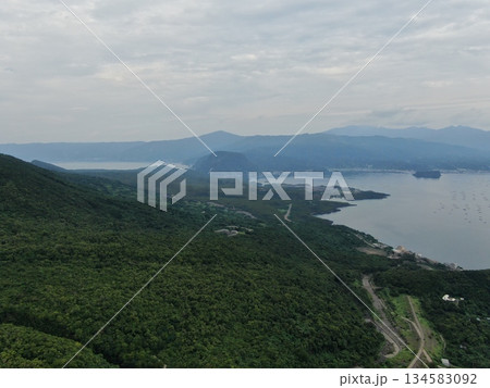 鹿児島市桜島の224号線沿い海岸沿いの空撮 134583092