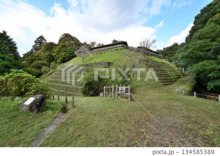 愛知県豊田市 中世山城を復元した城跡公園足助城「真弓山城」 愛知県豊田市 中世山城を復元した城跡公園足助城「真弓山城」 134585389