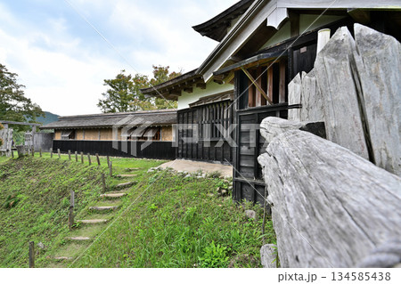 愛知県豊田市 中世山城を復元した城跡公園足助城「真弓山城」 愛知県豊田市 中世山城を復元した城跡公園足助城「真弓山城」 134585438