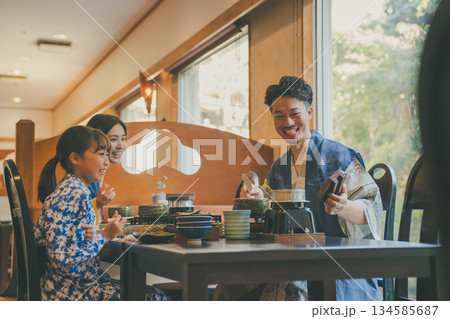 family trip　撮影協力：伊東小涌園 134585687