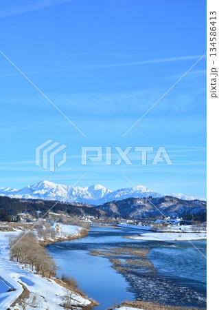 越後三山・信濃川冬景色 越後三山・信濃川冬景色 134586413
