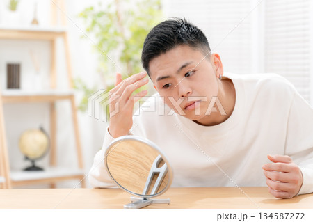 男子　10代　スキンケア 134587272