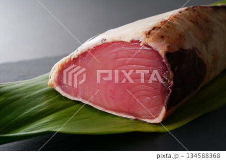 キメジマグロ タタキ 刺身用 キメジマグロ タタキ 刺身用 134588368