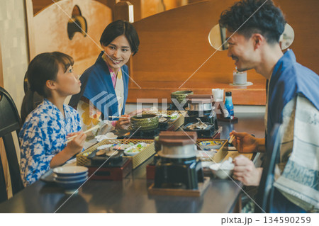 family trip　撮影協力：伊東小涌園 134590259