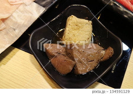 臭豆腐 臭い豆腐 食べ物 134591129