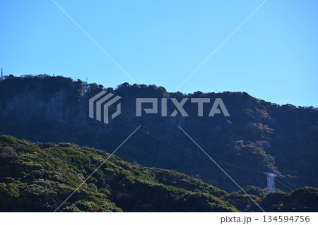 浜金谷駅から見た鋸山　千葉 134594756