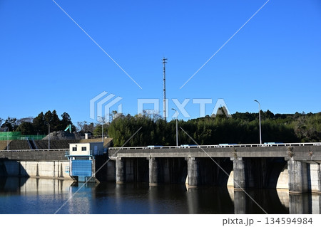 冬の亀山ダム　千葉 134594984