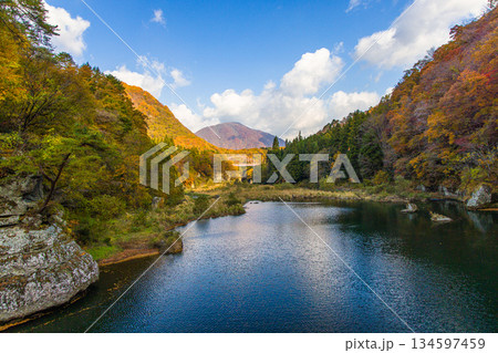 【福島県_塔のへつり】 百万年の歳月が作った渓谷美 134597459