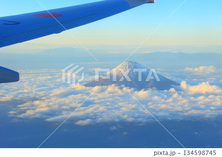 日本航空 JAL461便 東京-徳島便から見る富士山 日本航空 JAL461便 東京-徳島便から見る富士山 134598745
