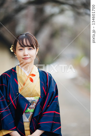 着物を着た女性 着物を着た女性 134601700
