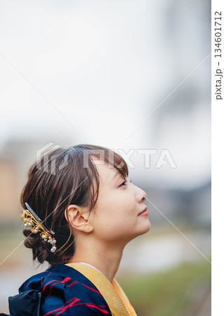 着物を着た女性 134601712