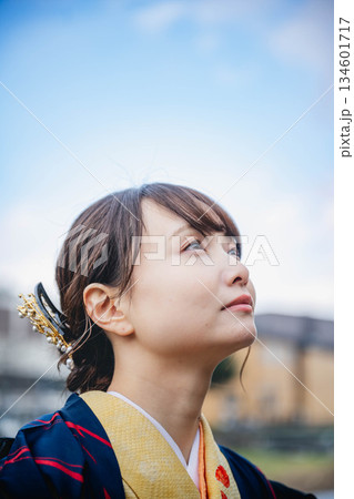 着物を着た女性 134601717