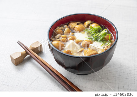 なめこの味噌汁 なめこの味噌汁 134602836