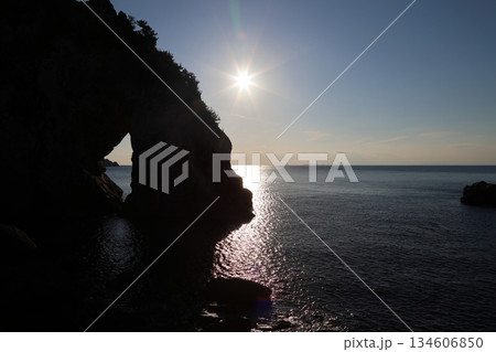 ◇白崎海岸の立巌岩（だてごいわ） ／「日本の渚百選」【和歌山県由良町】 134606850