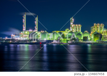 兵庫県　姫路工場夜景　網干臨海大橋から 134607458