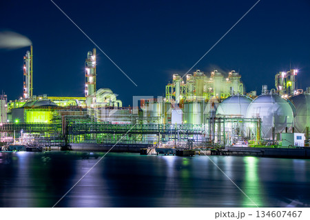 兵庫県　姫路工場夜景　網干臨海大橋から 134607467