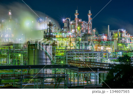 兵庫県　姫路工場夜景　網干臨海大橋から 134607565