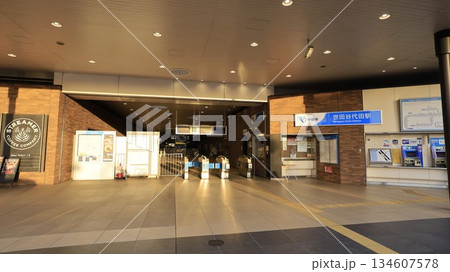 小田急小田急線の世田谷代田駅、西口 134607578