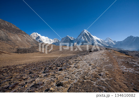 Mountains landscape near Lobuche pass, EBC trekking, Nepal Mountains landscape near Lobuche pass, EBC trekking, Nepal 134610082
