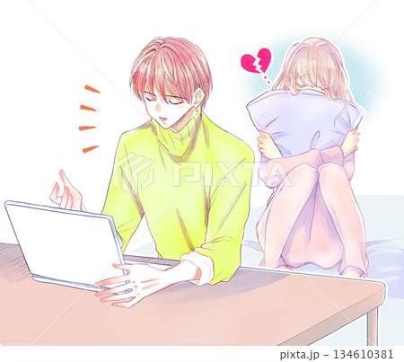 ノートパソコンに向かって笑顔で話している男性と悲し気な女性 134610381