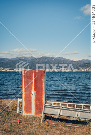 不自然な場所にあるロッカー【諏訪湖】 134614335