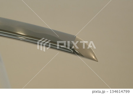 キラリと鋭く光る日本刀 キラリと鋭く光る日本刀 134614799