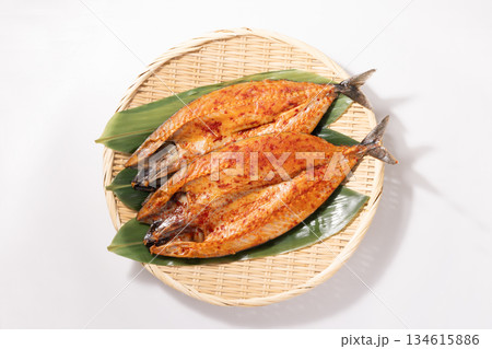 ［ノルウェー産　サバ］　とろ鯖　旨辛干し 134615886