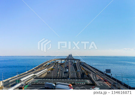 東京湾の海ほたる 134616871