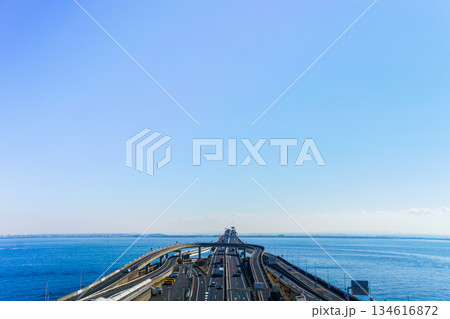 東京湾の海ほたる 134616872