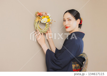 着物を着た女性 着物を着た女性 134617115