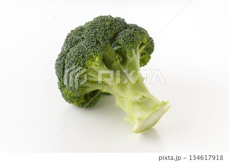 ブロッコリー 134617918