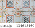 カラフルなタイル 134618460