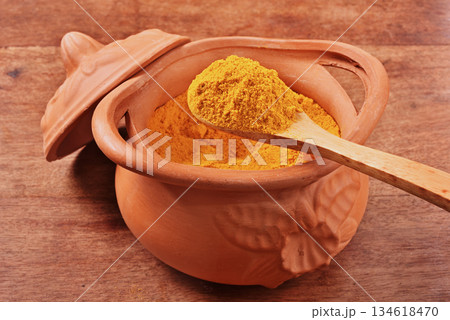 Dry curry powder     134618470