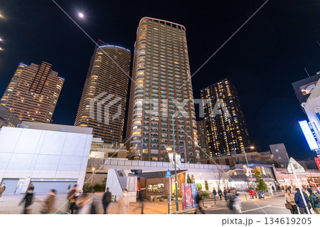 《神奈川県》武蔵小杉タワーマンション郡の夜景 《神奈川県》武蔵小杉タワーマンション郡の夜景 134619205