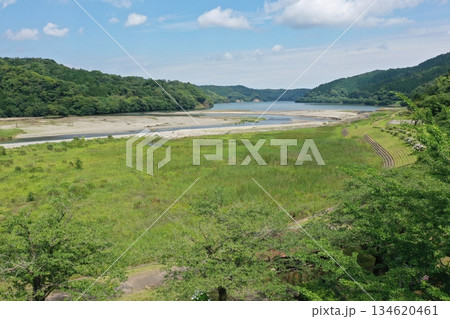 鹿児島県鹿屋市の大隅湖の空撮 134620461
