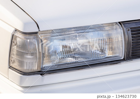 古い自動車のヘッドライト Headlight of the old car 古い自動車のヘッドライト Headlight of the old car 134623730