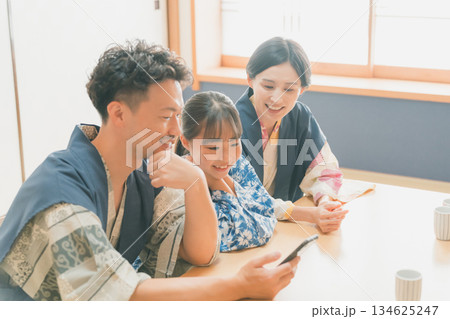 family trip　撮影協力：伊東小涌園 134625247