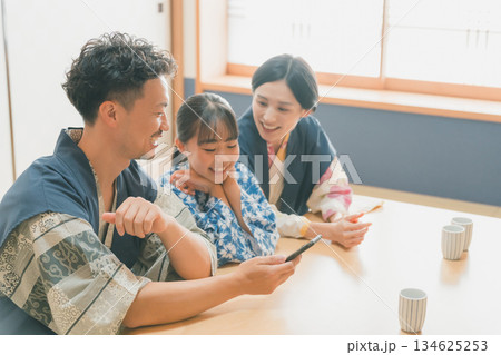 family trip　撮影協力：伊東小涌園 134625253