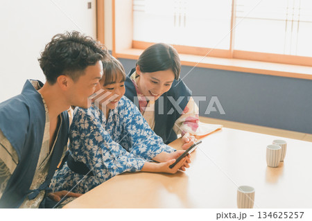 family trip　撮影協力：伊東小涌園 134625257