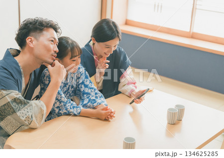 family trip　撮影協力：伊東小涌園 134625285