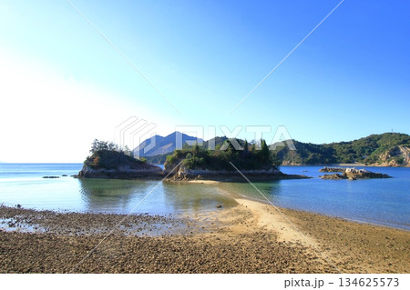 もう少しで茶臼山(江田島市)と陸続き もう少しで茶臼山(江田島市)と陸続き 134625573