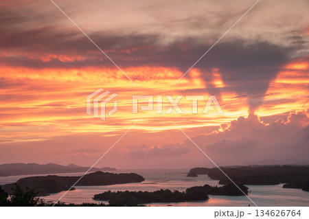 三重県 志摩市 桐垣展望台から望む夕景 三重県 志摩市 桐垣展望台から望む夕景 134626764