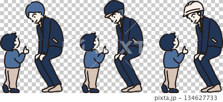 身穿藏藍色制服的工作人員正在聽孩子說故事 134627733