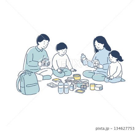 防災用品を準備する家族のイラスト 134627753