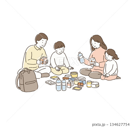 防災用品を準備する家族のイラスト 134627754