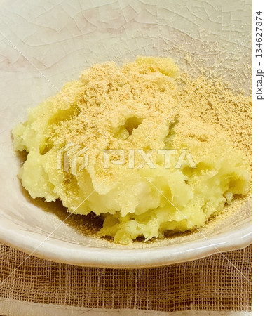 天草郷土料理「ねったぼ」さつまいも餅のきな粉かけ 134627874