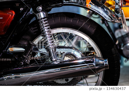 美しいオートバイのマフラー 134630437