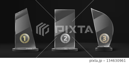 Glass trophy set with laurel wreaths 134630961