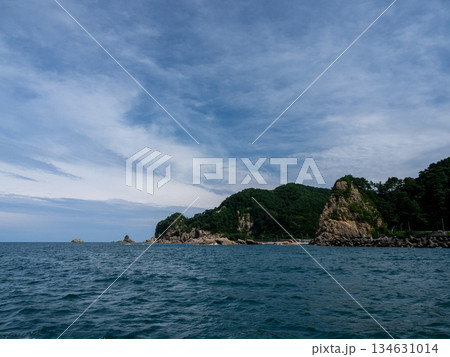 遊覧船から見た晩夏の笹川流れ　新潟　村上 134631014