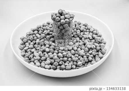 Beautiful organic dried chickpea beans consisting of raw bengal legume pea 134633138